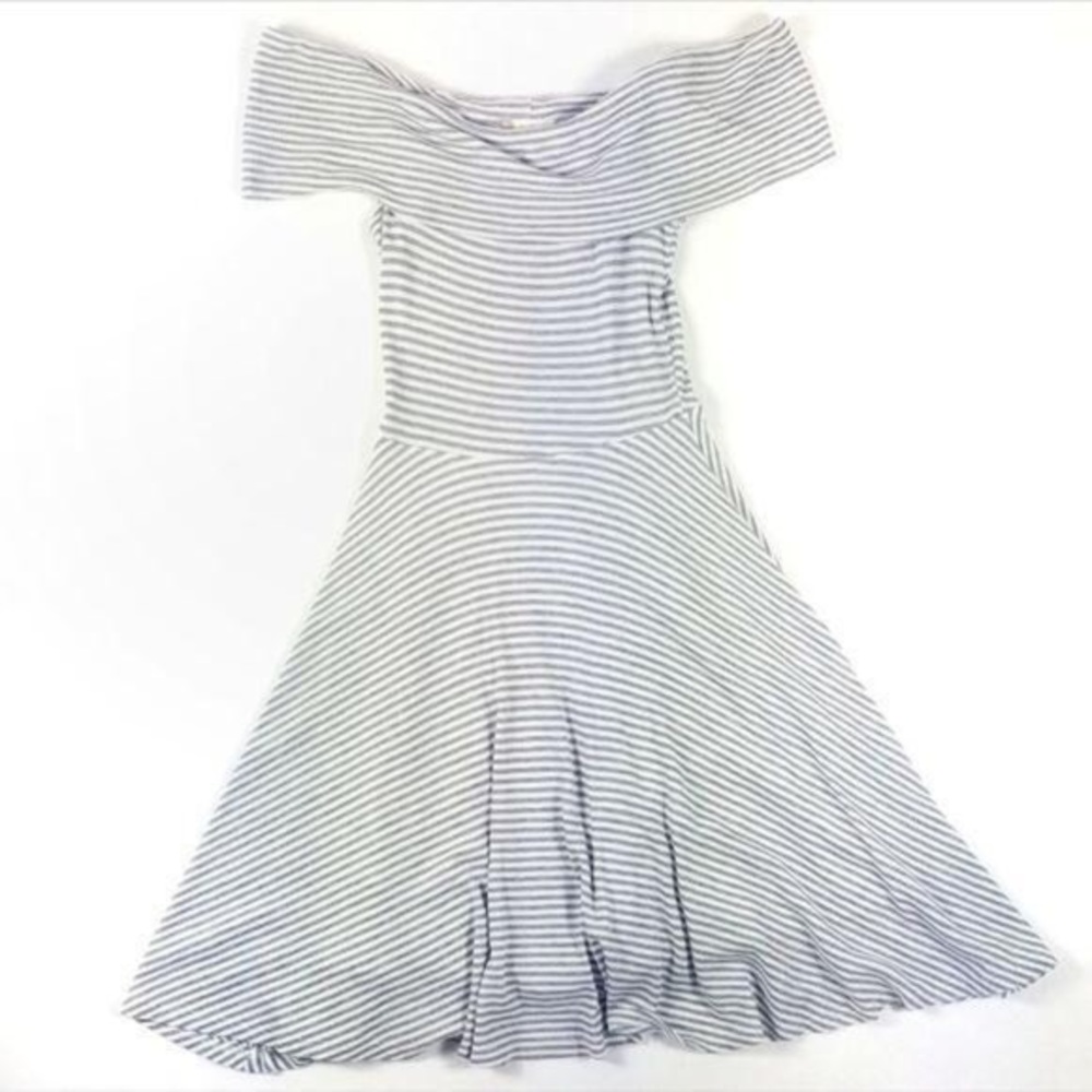 altair’s state off the shoulder dress